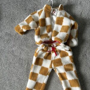 Pink chicken Sherpa set